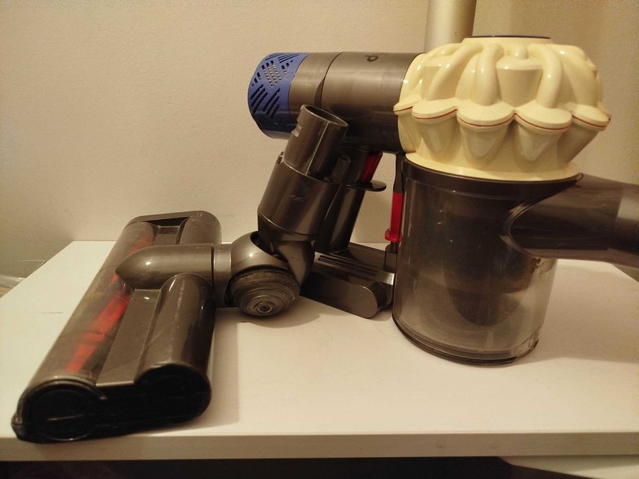 odkurzacz Dyson bezprzewodowy stan nieznany.brak ładowarki