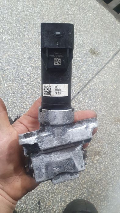 Моторчик ручняка на Volkswagen Touareg