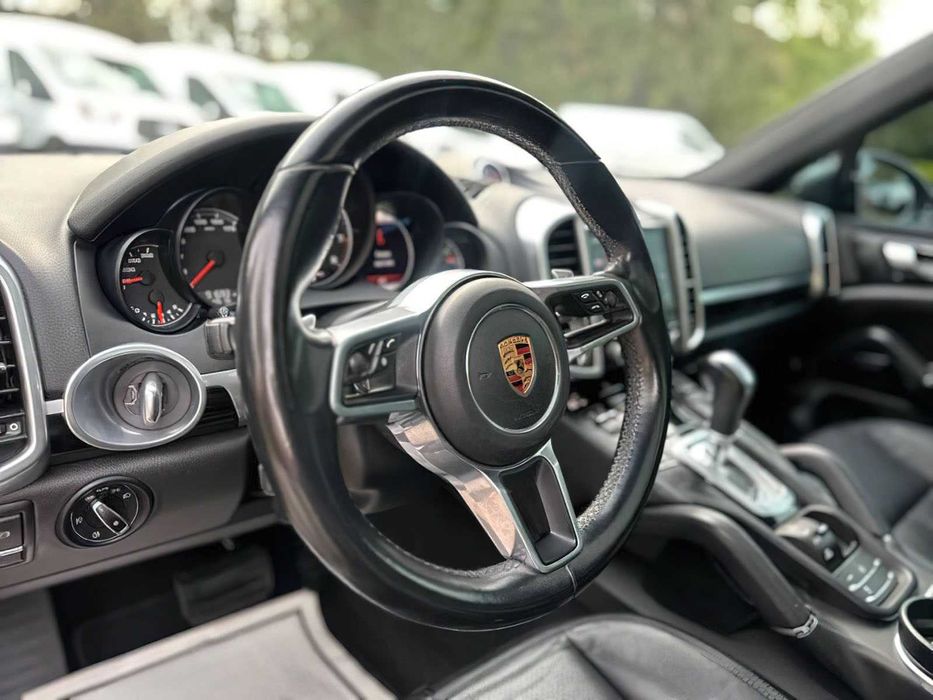 Porsche Cayenne      2017