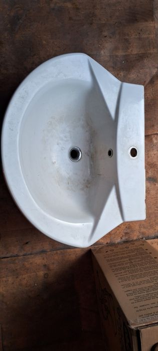 Раковина з п'єдесталом / підставкою