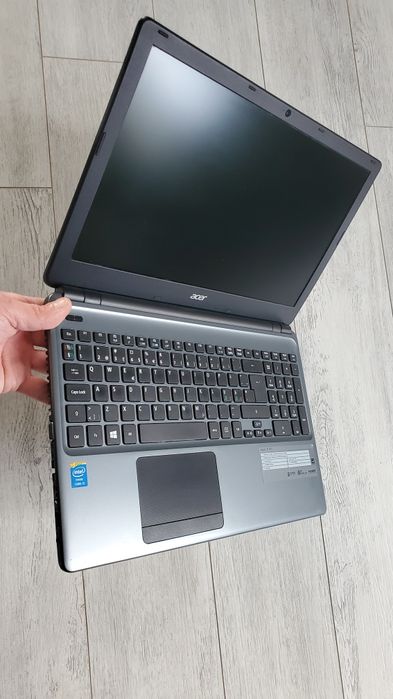 Acer Aspire  E1 series. E1-572