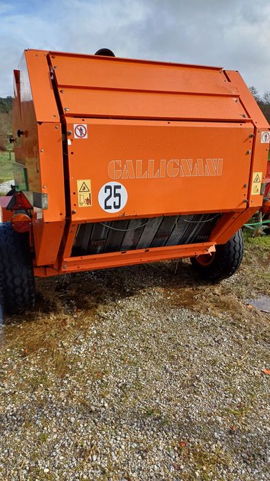 Enfardadeira de rolos