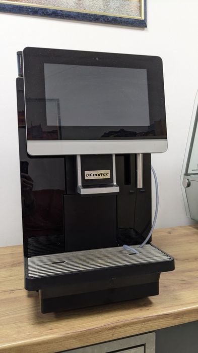 Продам кавову машину Dr.Coffee в ідеальному стані.