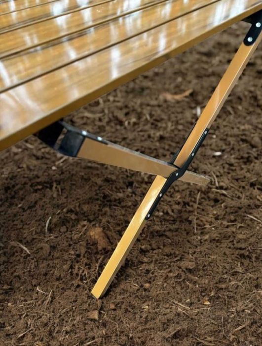 Розкладний деревяний стіл у відмінному стані