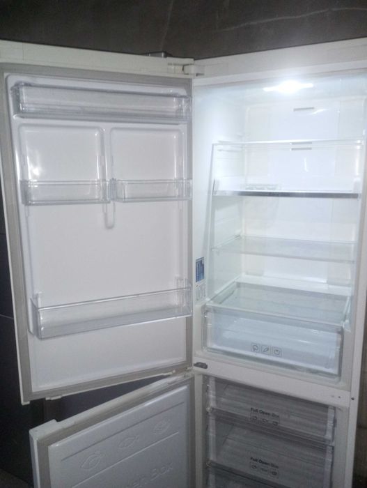 Lodówka Samsung z zamrazalnikiem