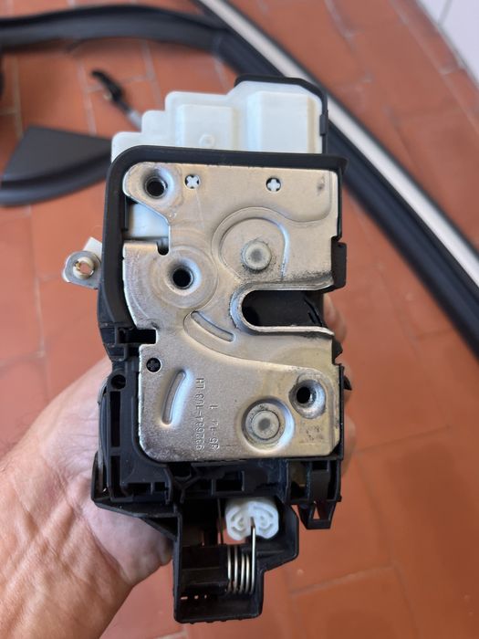 Porta esquerda dianteira Volvo