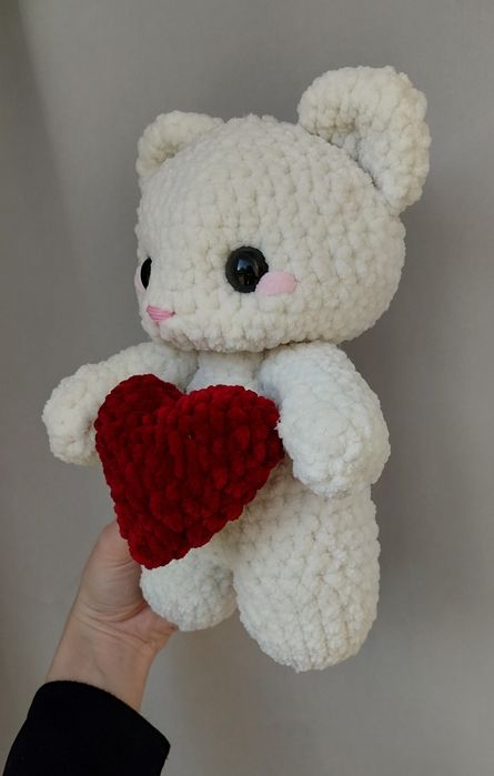 Kremowy miś ecru ręczenie robiony na szydełku amigurumi