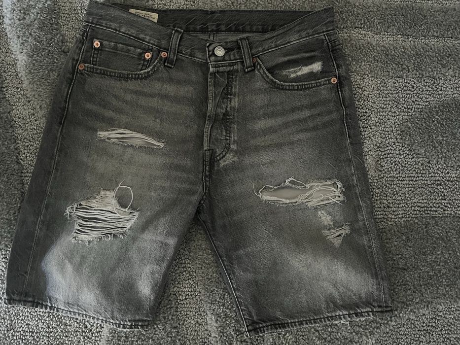 Spodenki Levi’s 31 i Calvin Klein Jeans 30