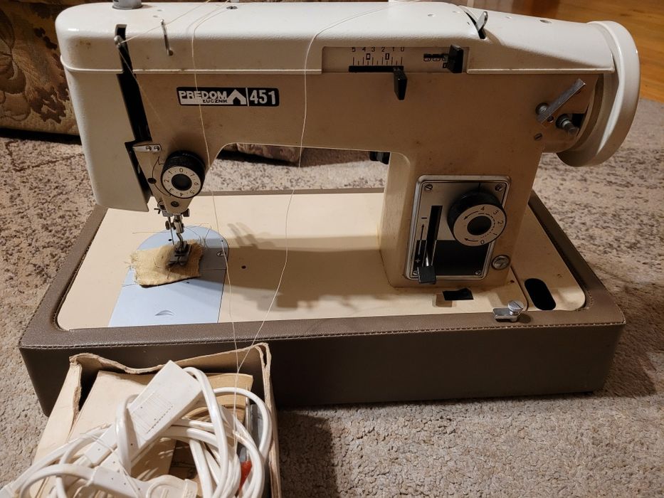 Maszyna do szycia Łucznik 451