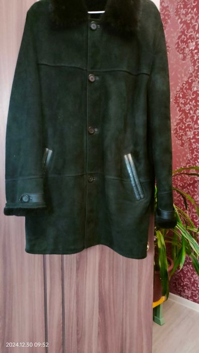 Продам натуральну чоловічу дублянку, дуже легка, стан нової