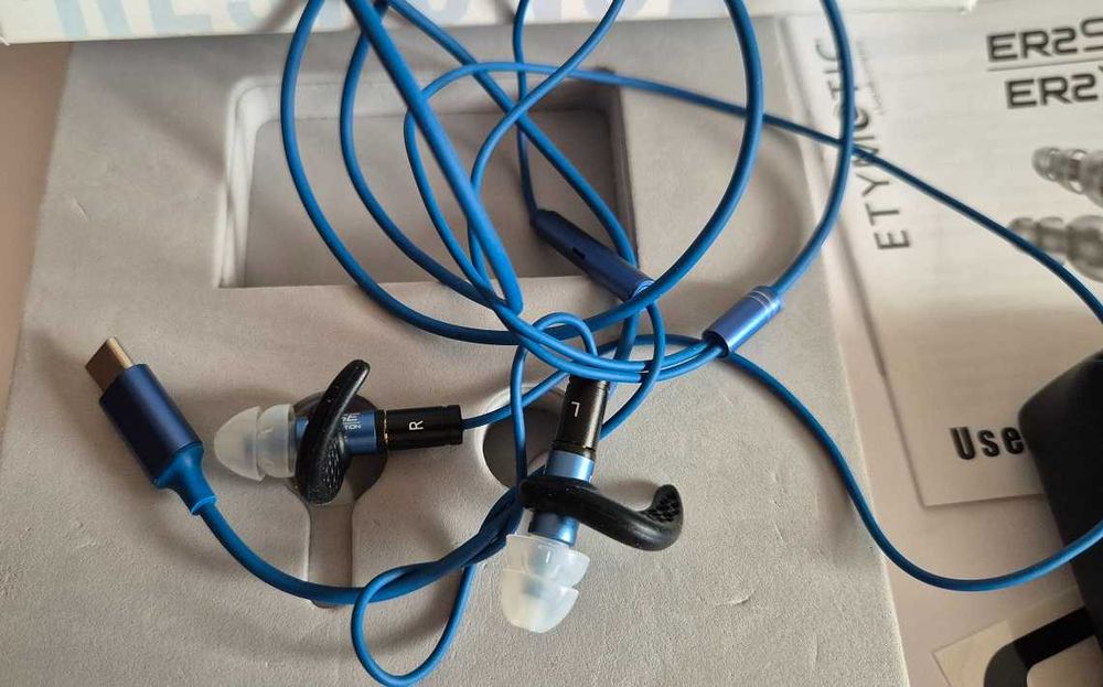 Słuchawki dokanałowe Etymotic ER2-SE i drugi kabel USB-C audio