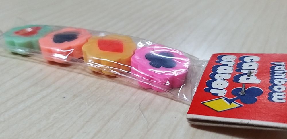 Borrachas naipes de cartas.