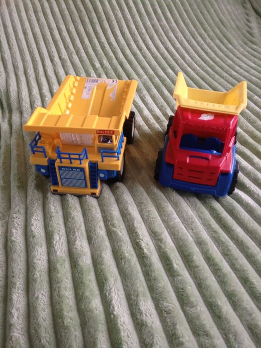 Машинки средних размеров