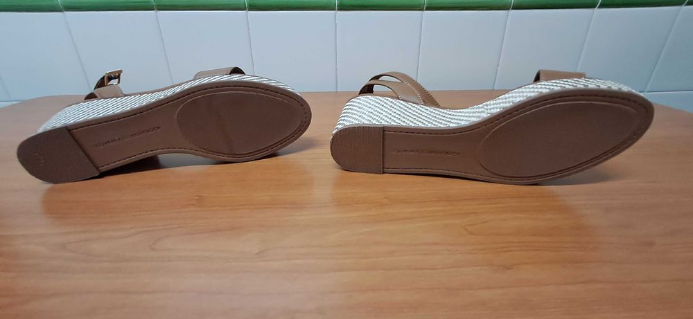 Sandálias TOMMY HILFIGER camel, novas a estrear, tam. 37