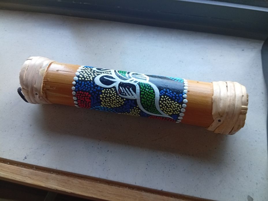 Pau de chuva instrumento