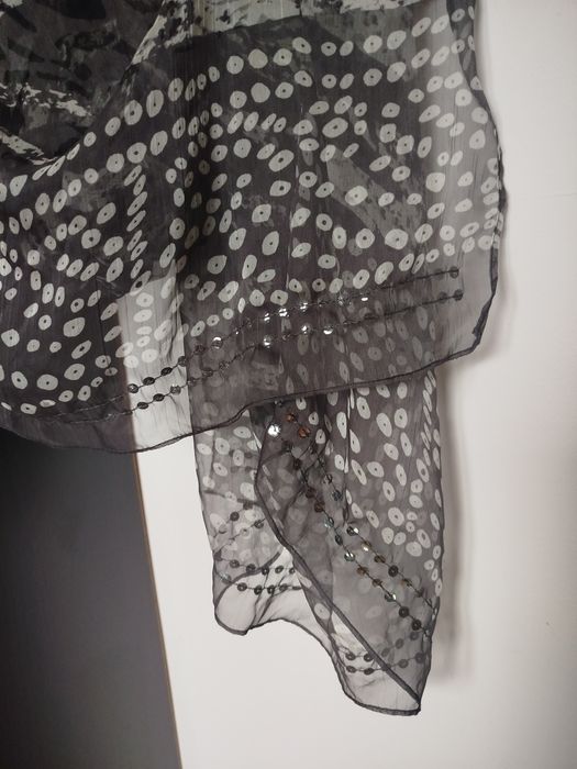 Delikatny damski szal 180x59cm Nowe