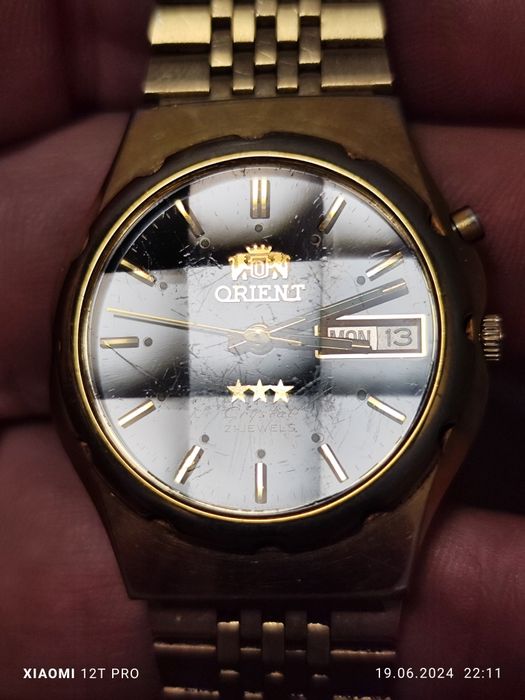 Продам часы orient