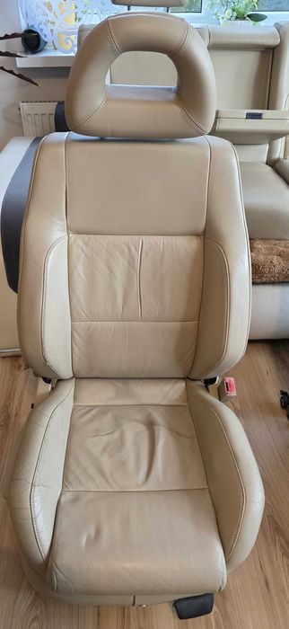 Skórzane fotele i kanapa Bora, Golf IV - jasne beżowe, skóra prawdziwa