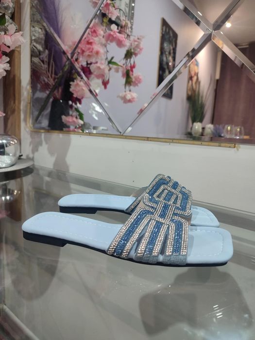 Nowe buty klapki na wiosne-lato 37