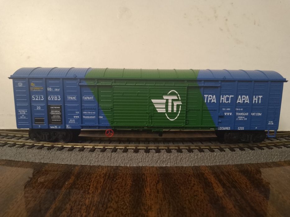 Крытый вагон R-land HO масштаб 1:87 новое в коробке (Piko, Roco