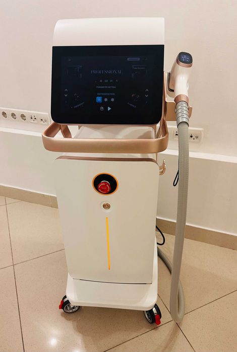 Діодний лазер для епіляції 3000 W з системою охолодження 755нм/808нм/1064 нм