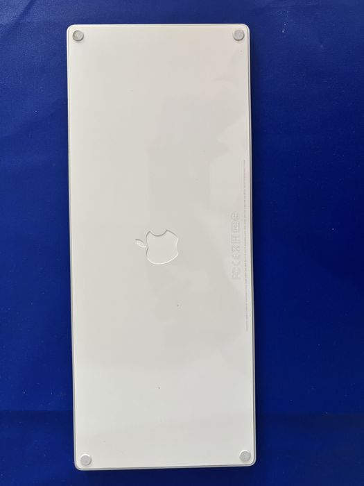 Apple Magic Keyboard (A1644) – Layout Inglês – Excelente Estado