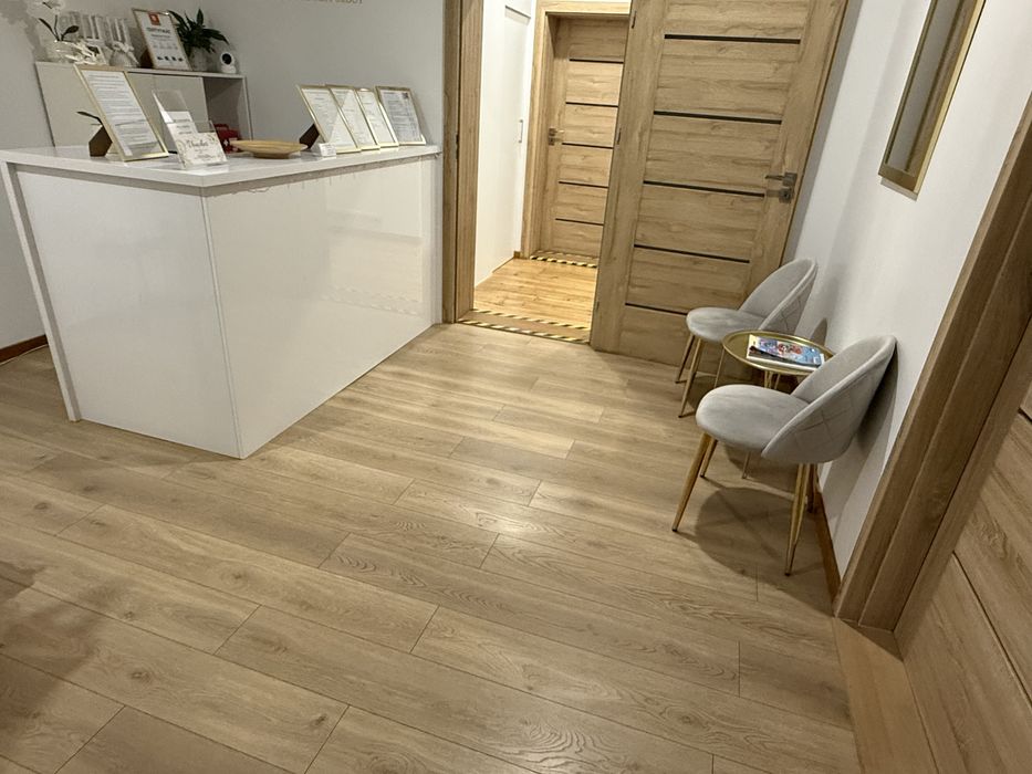 Recepcja salon kosmetyczny, fryzjerski ,lada biała połysk,recepcja 190