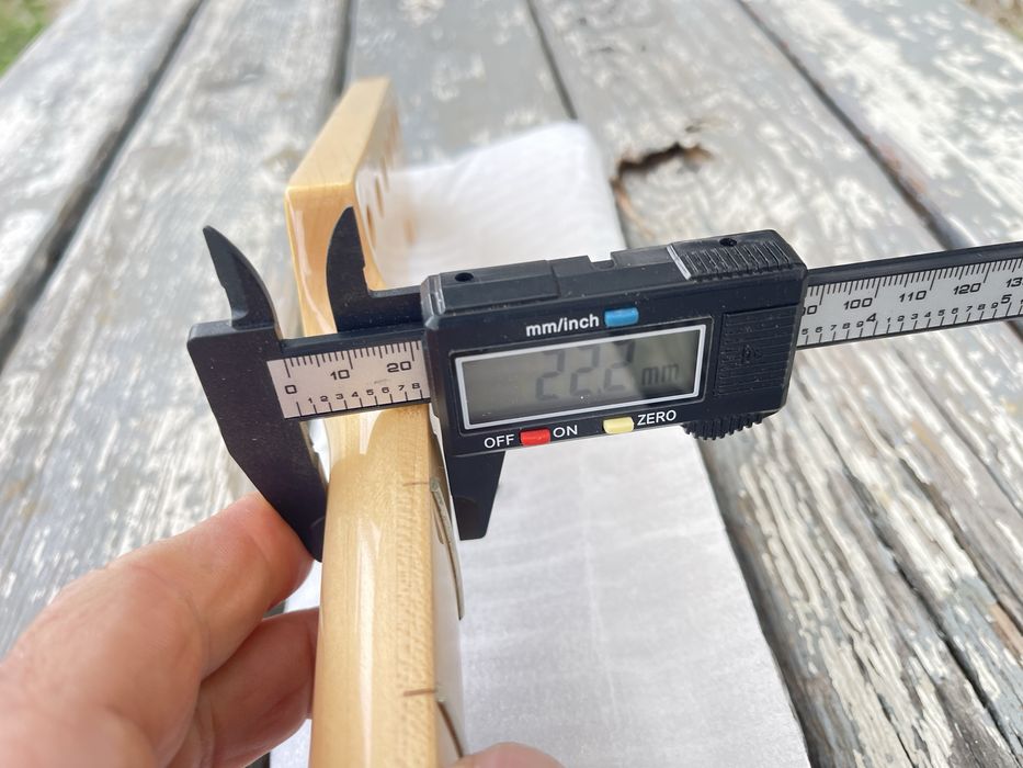 Gryf gitary typu stratocaster Big Head