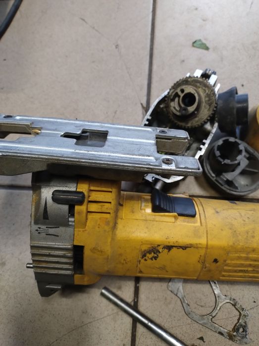 Wyrzynarka DeWalt