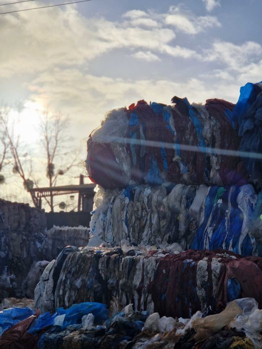 Odbiór odpadów opakowaniowych, odbiór makulatury i folii, kontenery