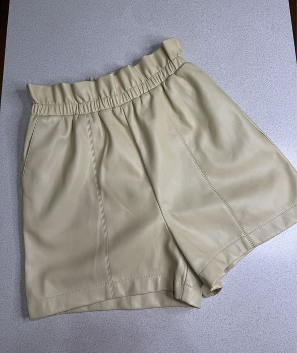 Шорти з екошкіри