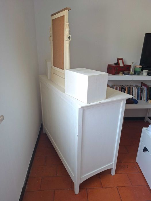 Móvel camiseiro com tocador procura nova casa