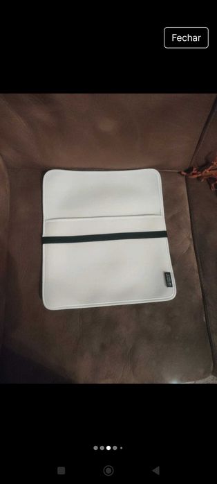 9 Bolsas portáteis, tablets, dociers, livros