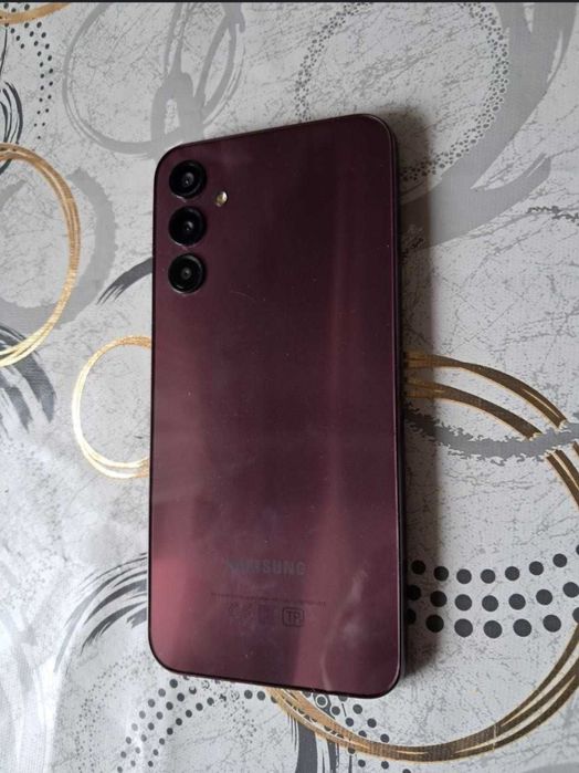 Продам тіліфон  Самсунг А24  новий