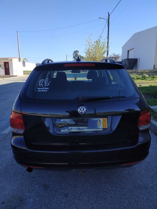 VW Golf carrinha - confere Conforto, Segurança, Versátil, Espaçosa para Família, e/ou Profissionais que precisem de espaço adicional