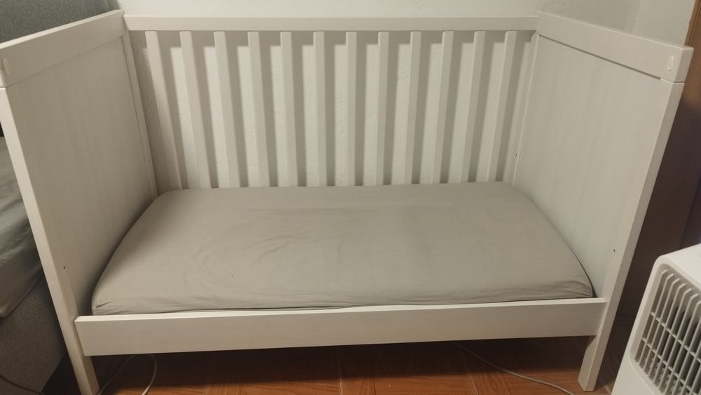 Berço bebé IKEA ótimo estado