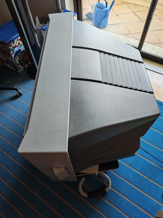 Sony Trinitron KV-32FX66E 32" + Móvel Original | Excelente para Retrogaming