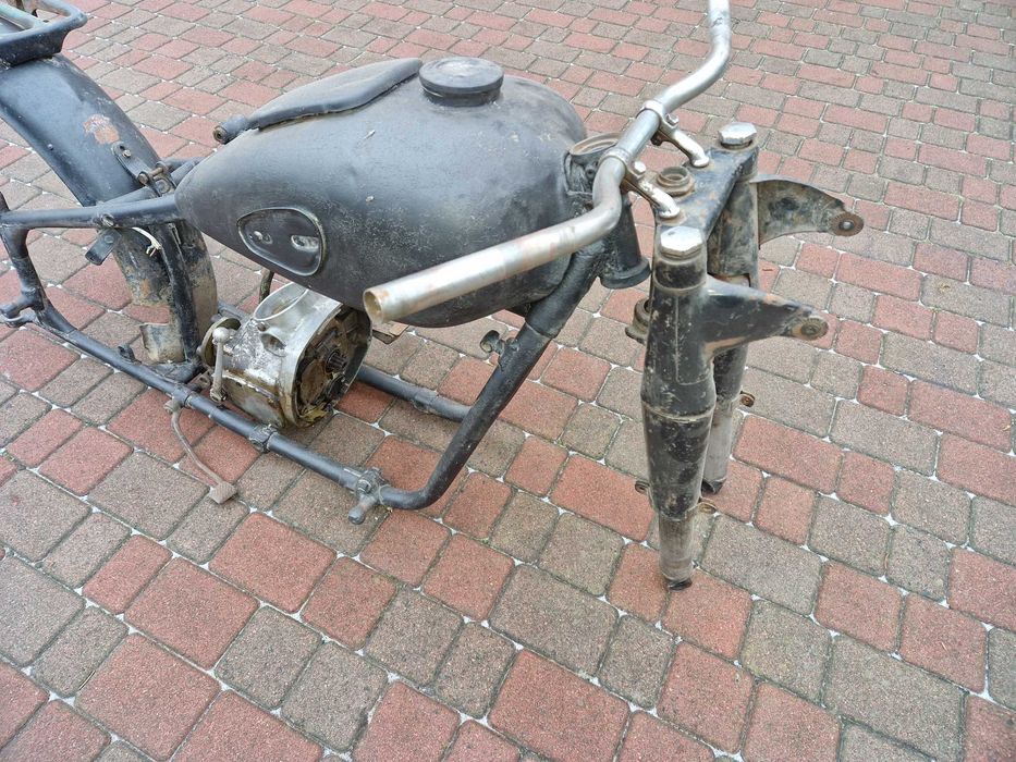 Продам запчастини на  мото М 72.