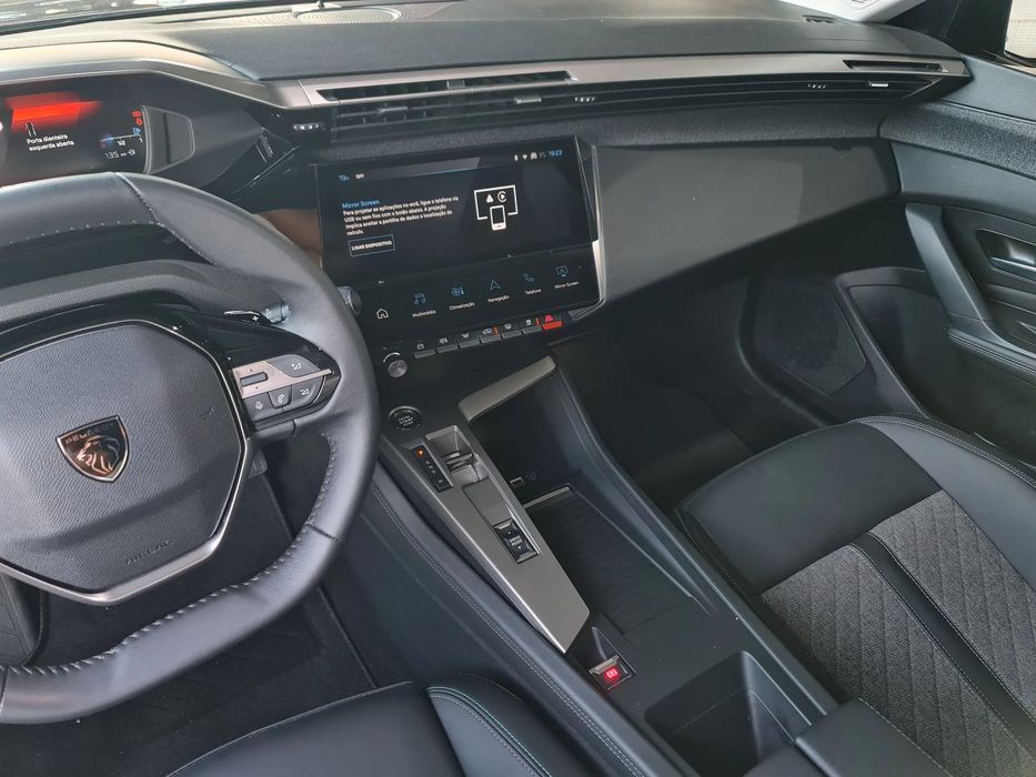 Peugeot 408 1.2 PureTech Allure EAT8