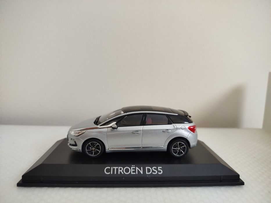 Miniatura Citroen DS5 Nova 1/43