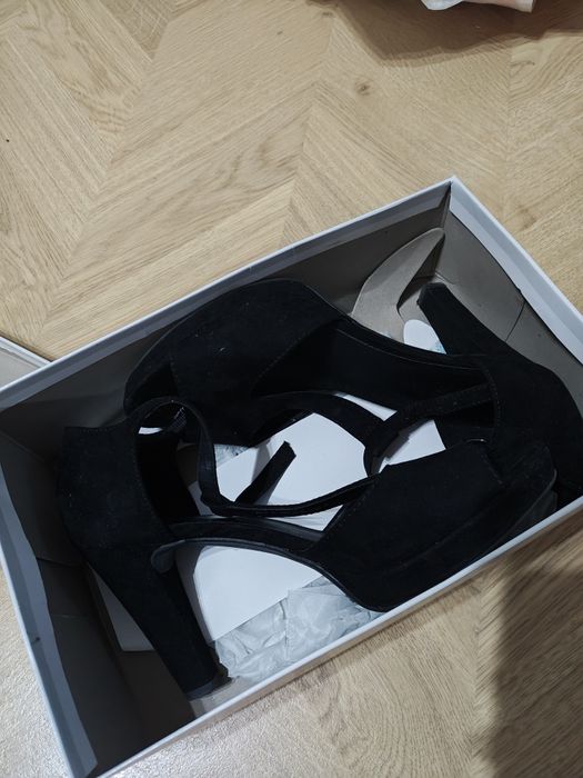 Czarne zamszowe szpilki na słupku 26cm rozm.41