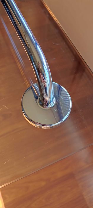 Vende-se toalheiro para WC medida 45 cm