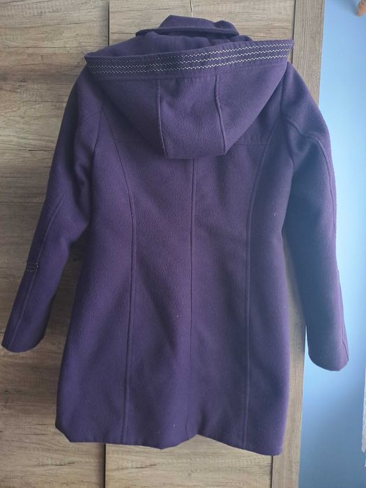 Płaszcz zimowy zapinany na guziki