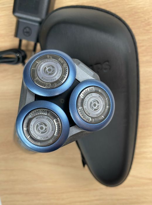 Електробритва  philips series 6000


В і