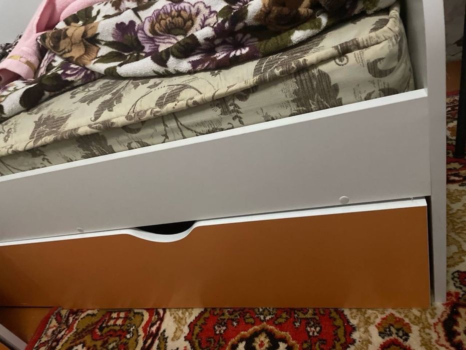 Ліжко односпальне з ящиками