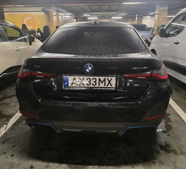 BMW i4 edrive40 Preto