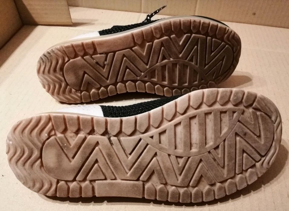 Buty materiałowe 32