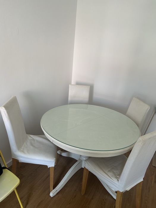 Conjunto mesa + 4 cadeiras
