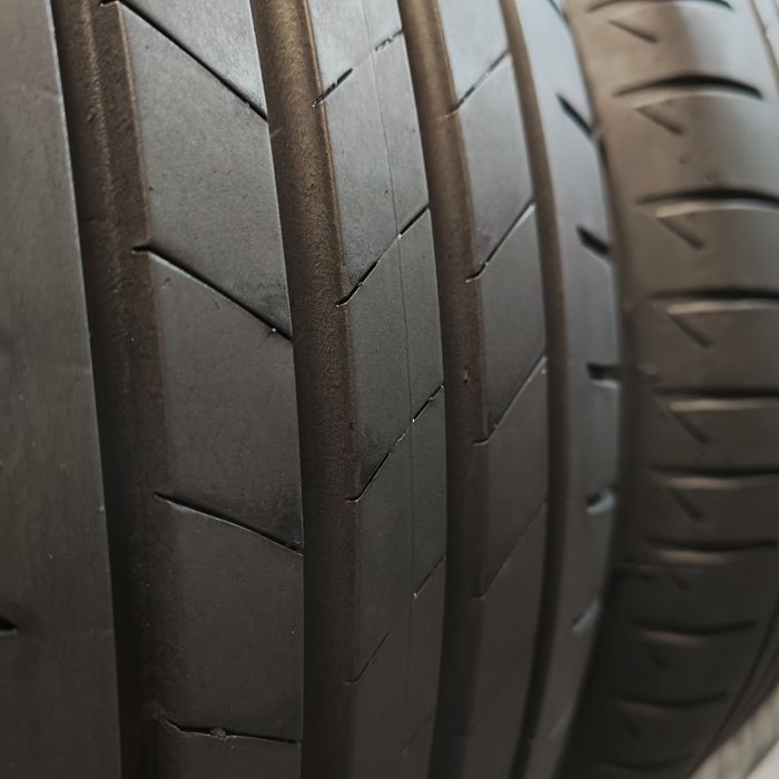 225/55/17 Sprzedam parę opon letnich Bridgestone