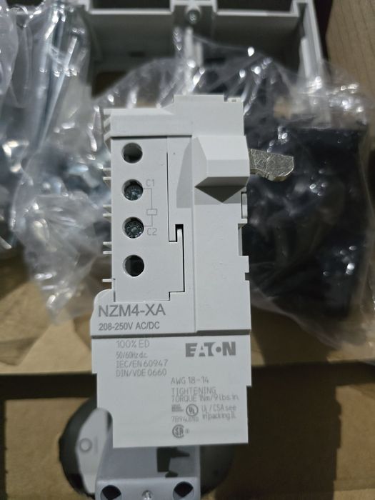 Автоматичний вимикач Eaton LZMN4-AE1600-I, (111981), (266451)